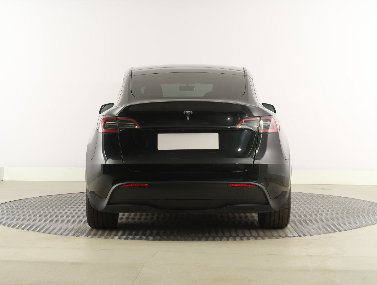 Tesla Model Y - 2023