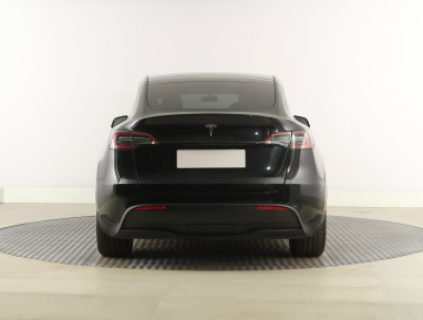 Tesla Model Y - 2023