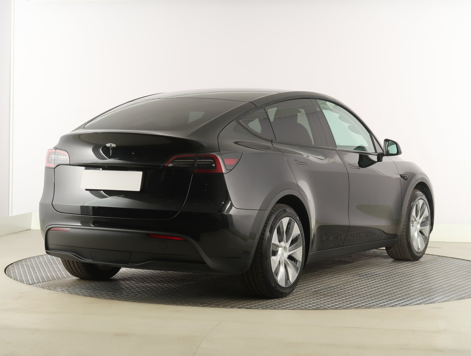 Tesla Model Y - 2023