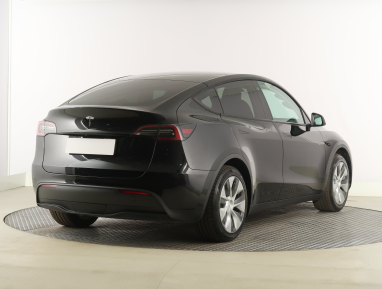 Tesla Model Y - 2023