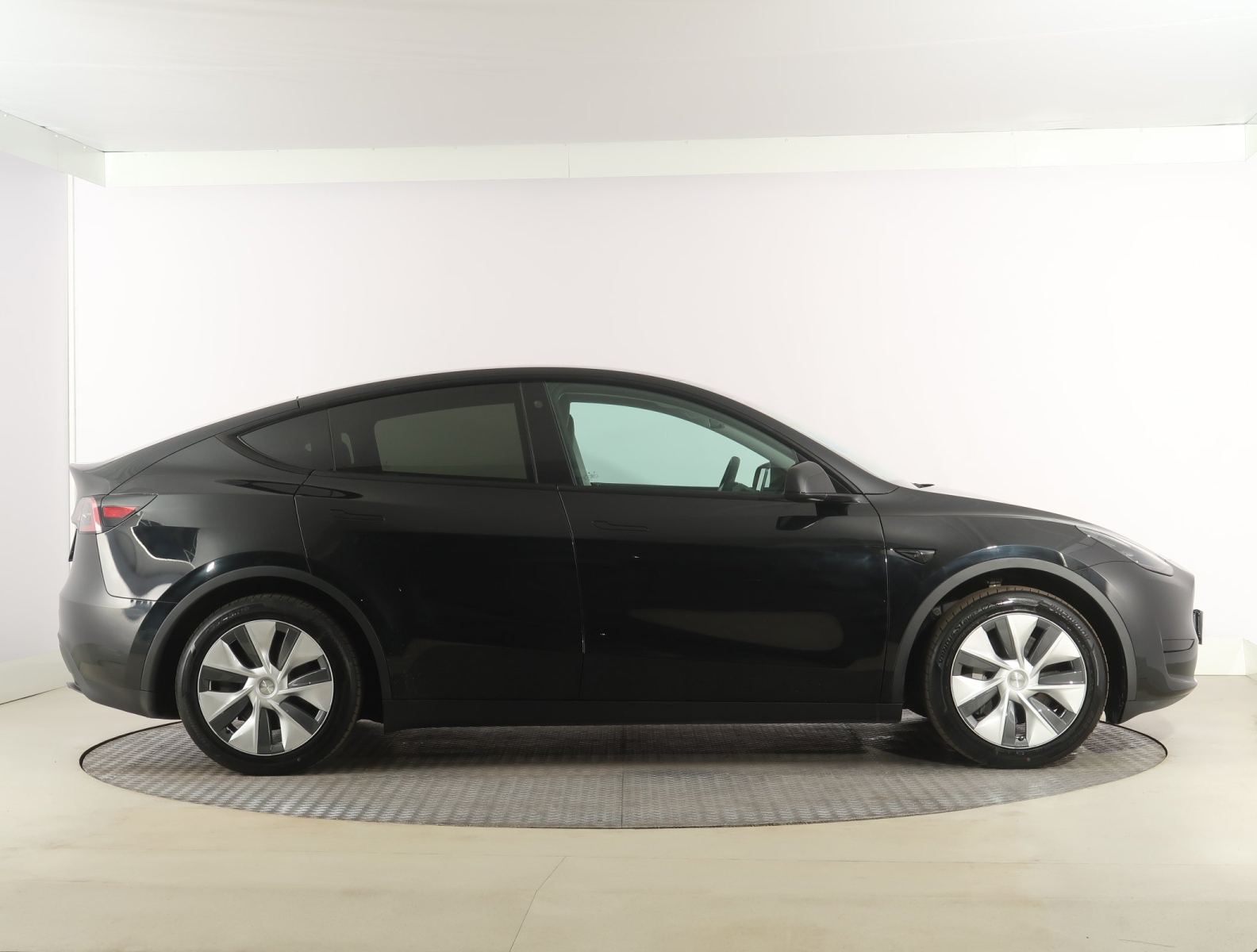 Tesla Model Y - 2023