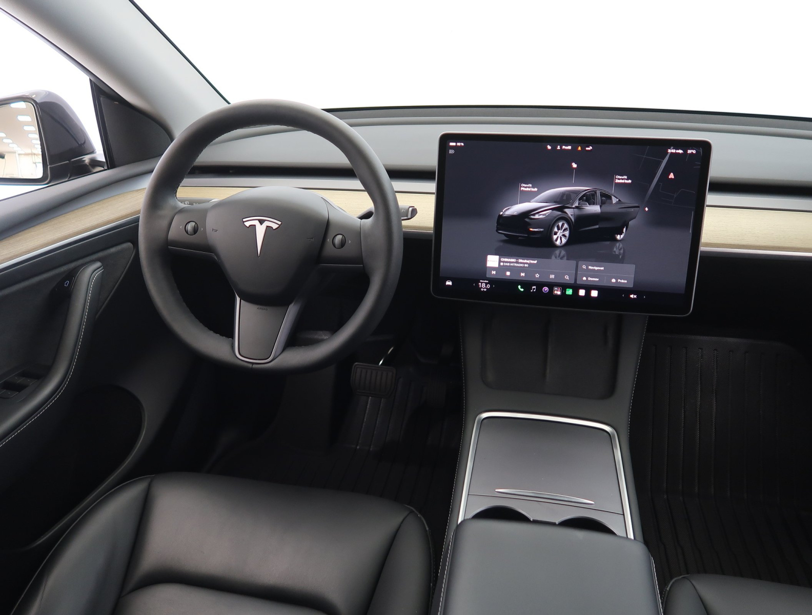 Tesla Model Y Standard Range – fotografie 9