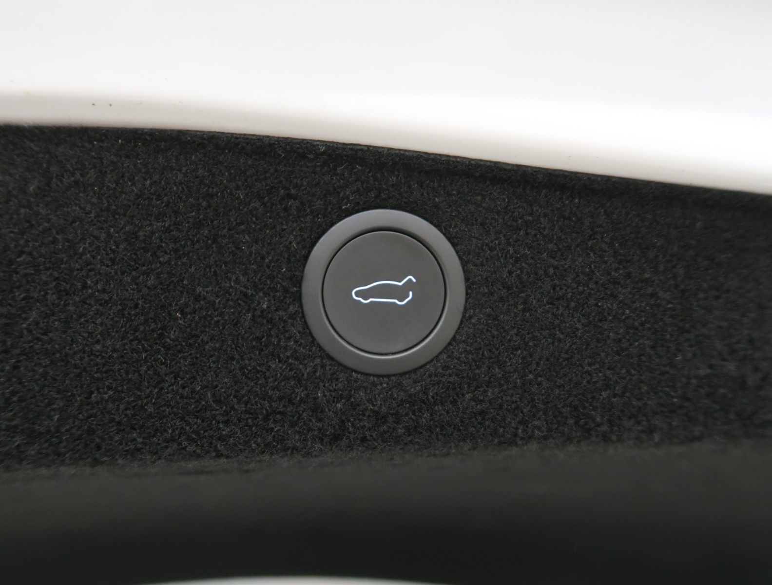 Tesla Model 3 Standard Range Plus – fotografie 24