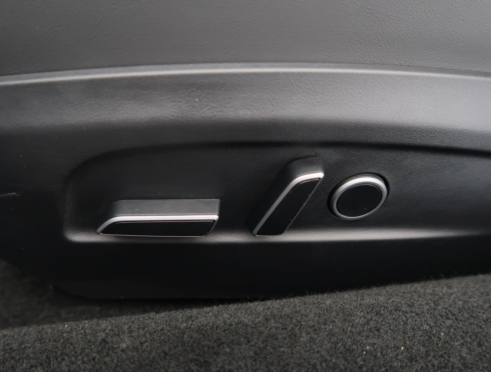 Tesla Model 3 Standard Range Plus – fotografie 25