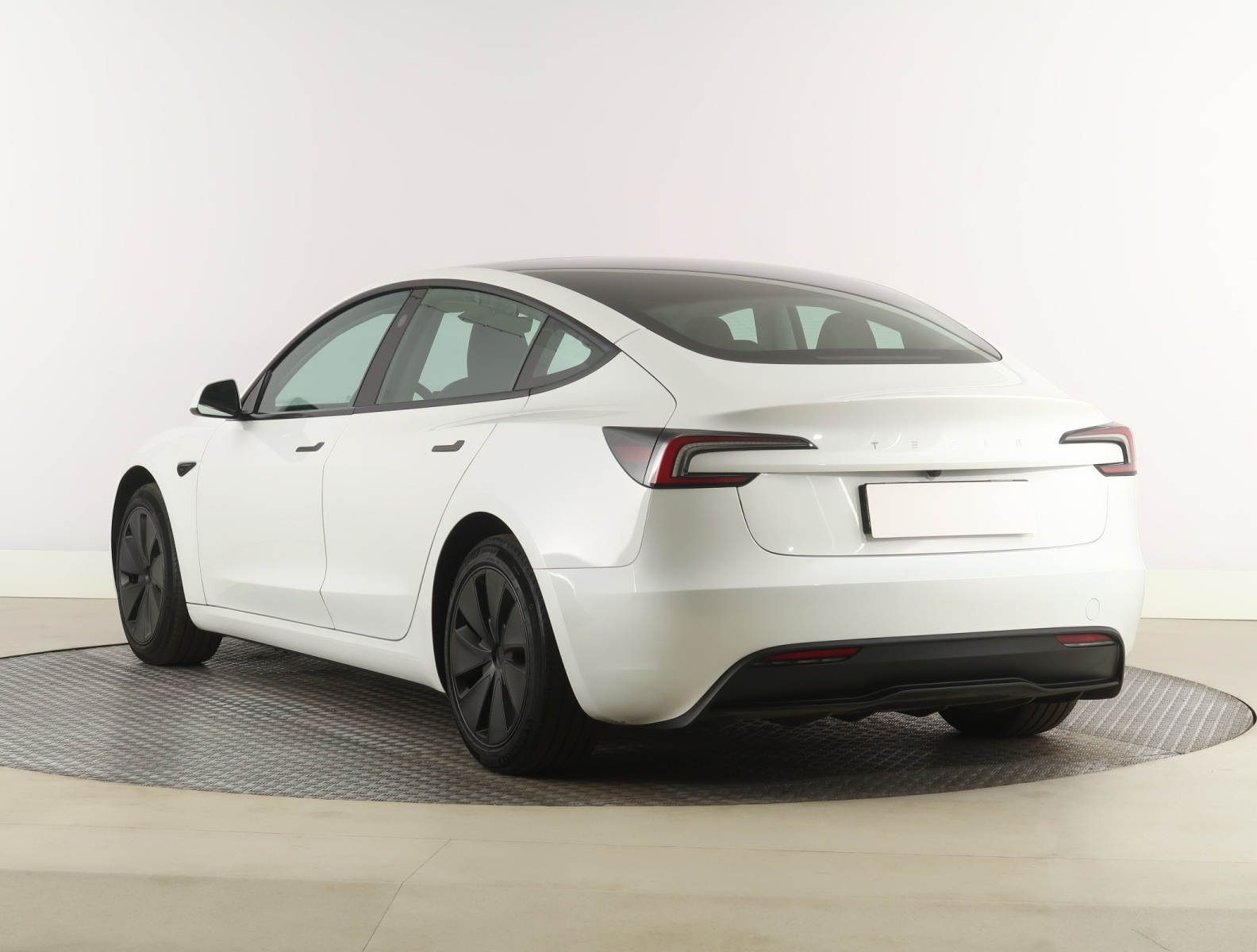 Tesla Model 3 - 2023