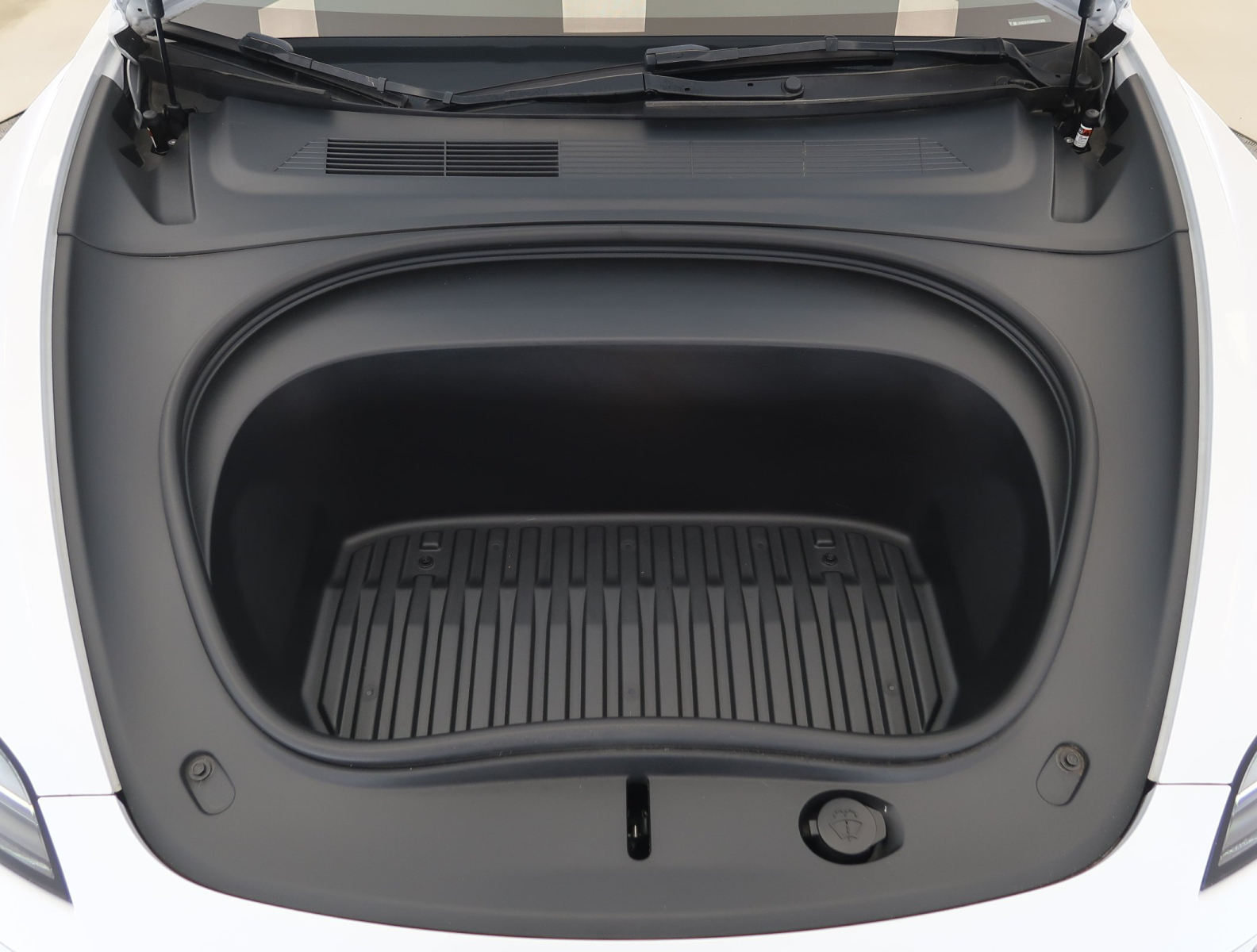 Tesla Model 3 - 2023