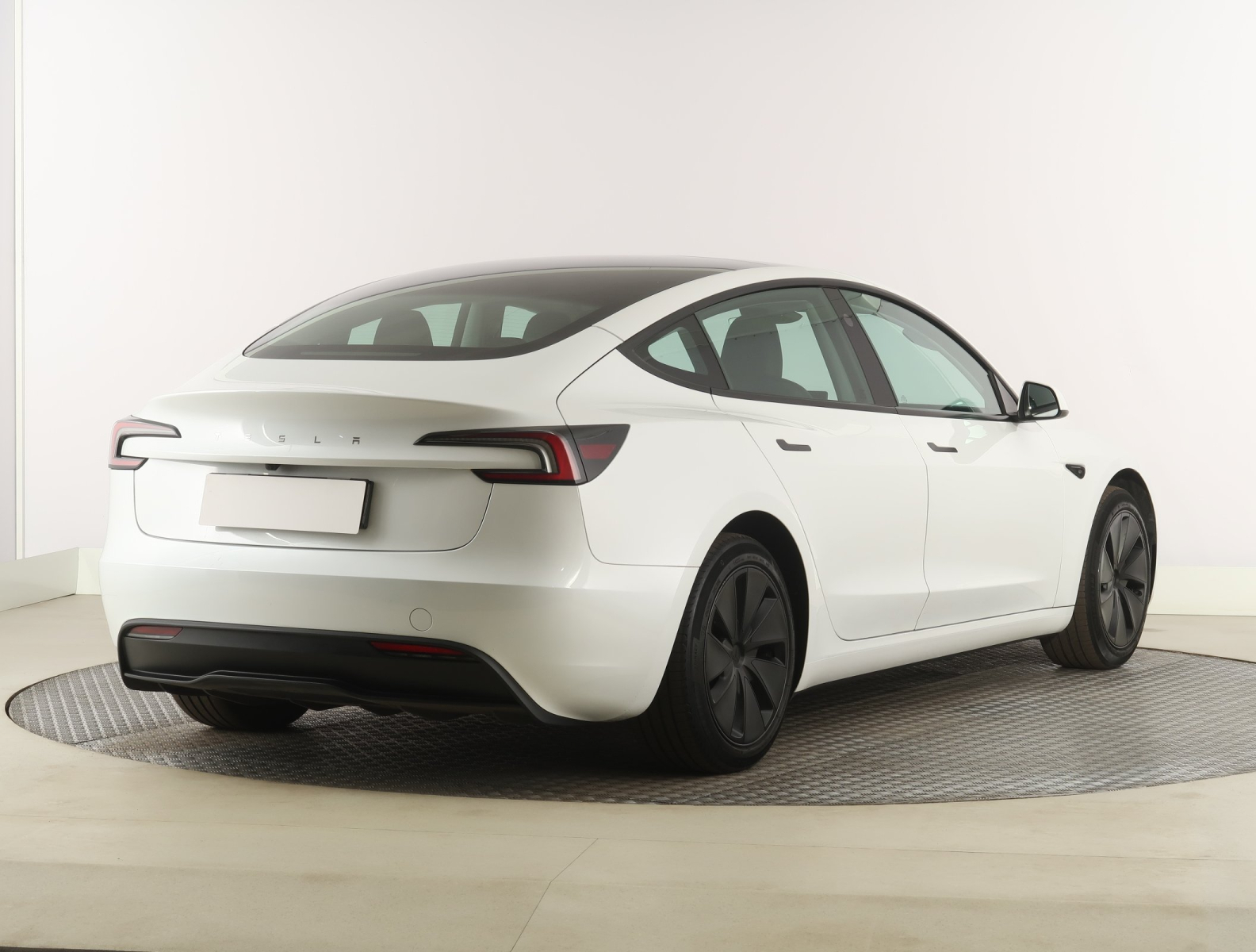 Tesla Model 3 - 2023