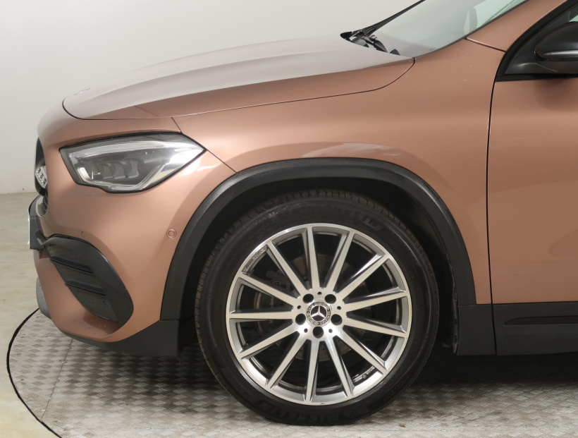 Mercedes-Benz GLA, 2021