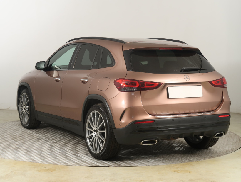 Mercedes-Benz GLA, 2021