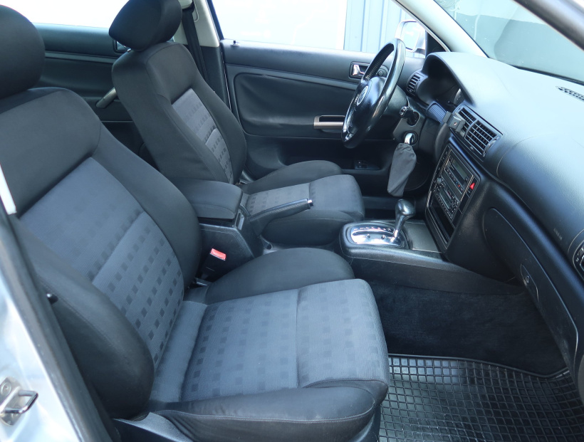 Volkswagen Passat, 2004