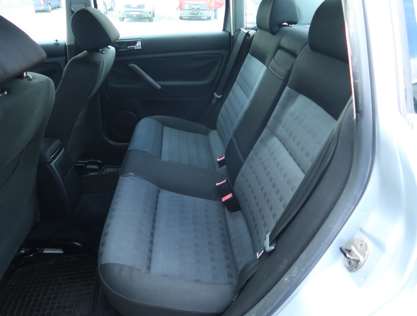 Volkswagen Passat, 2004