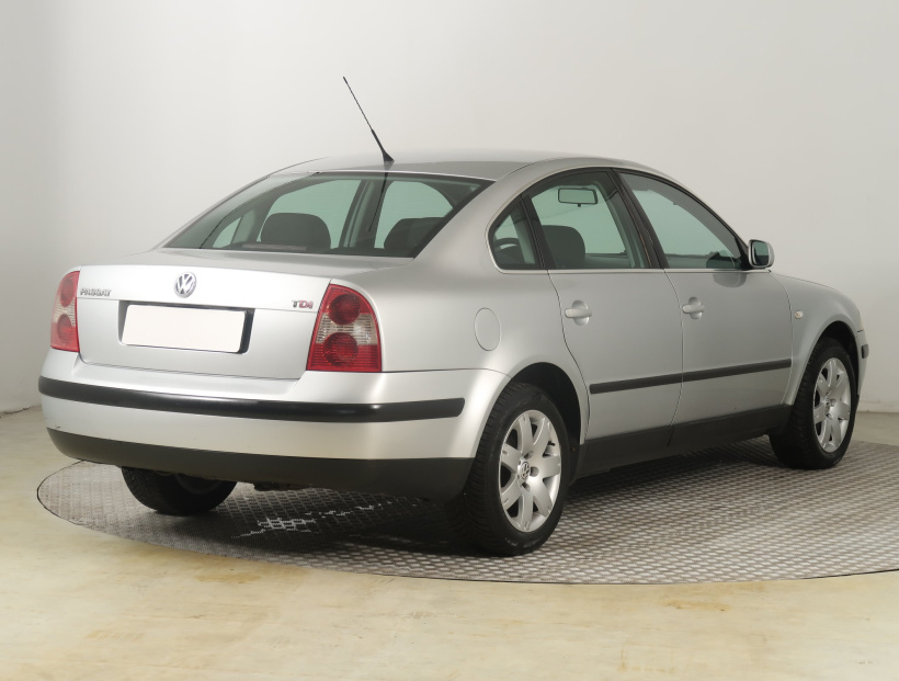 Volkswagen Passat, 2004