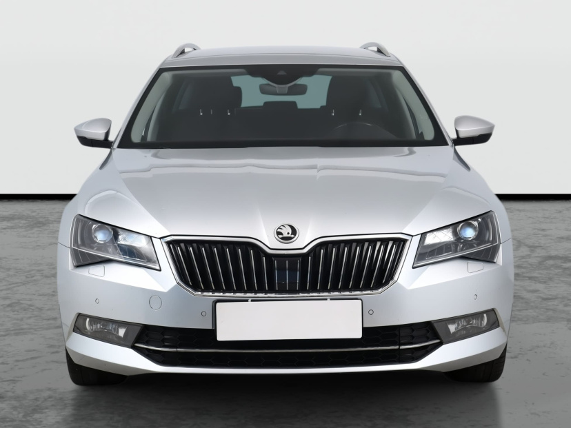 Škoda Superb, 2015