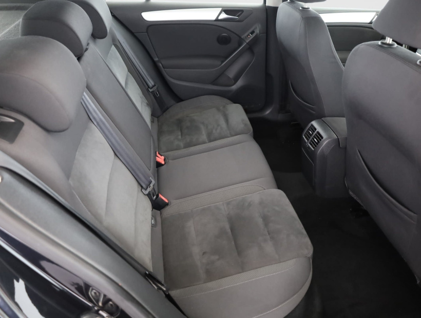 Volkswagen Golf, 2010