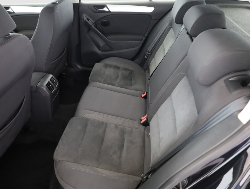 Volkswagen Golf, 2010