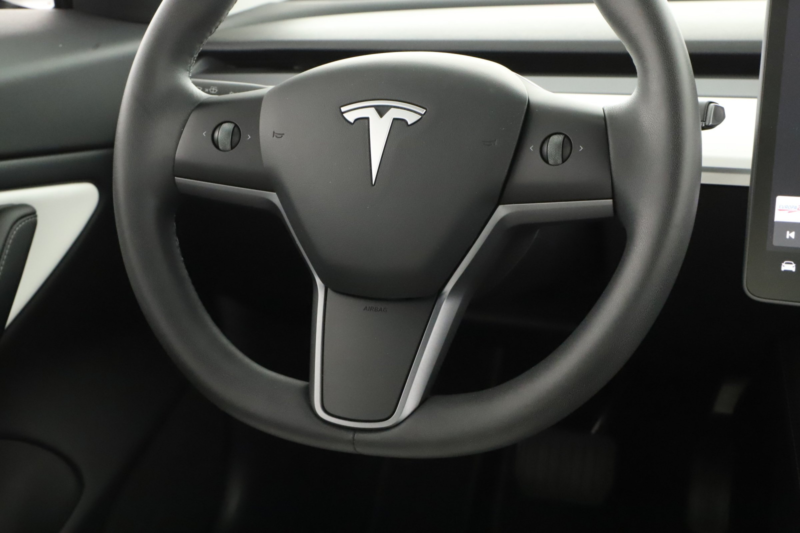 Tesla Model 3 Long Range AWD – fotografie 29