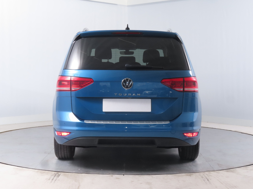 Volkswagen Touran, 2022