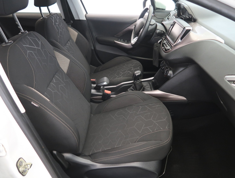 Peugeot 2008, 2014