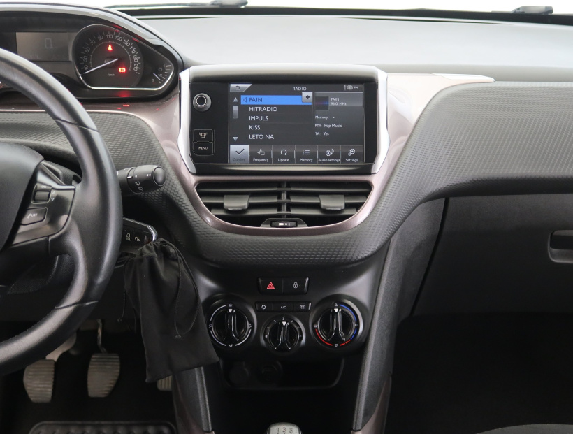 Peugeot 2008, 2014