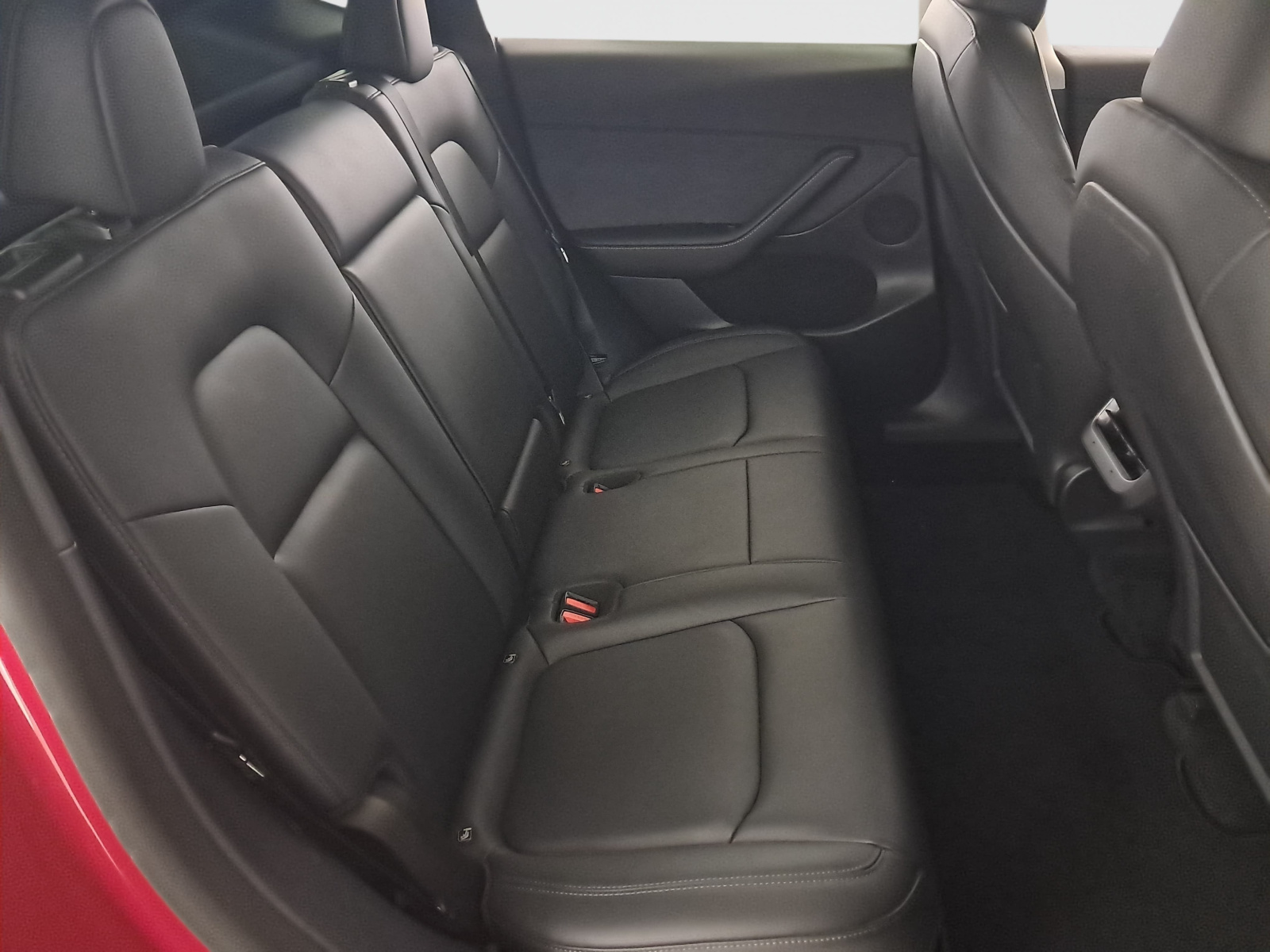 Tesla Model Y Long Range AWD – fotografie 13