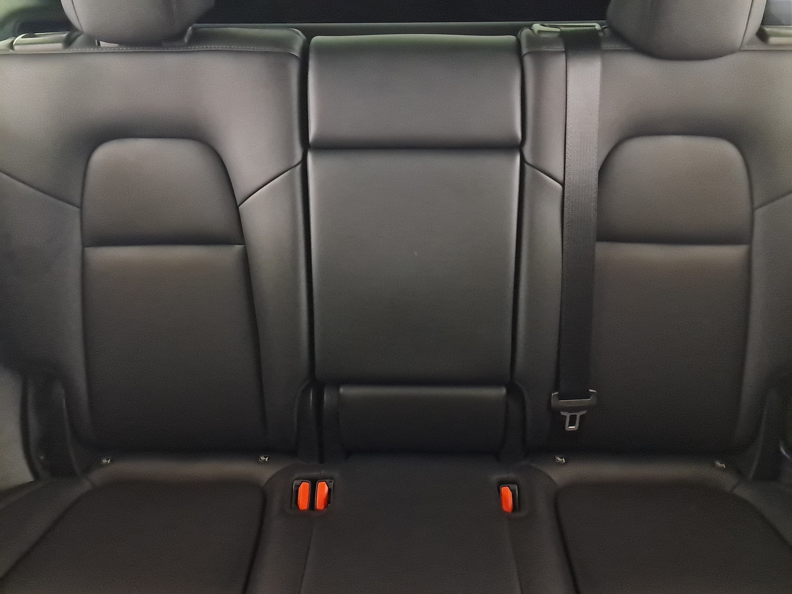 Tesla Model Y Long Range AWD – fotografie 14