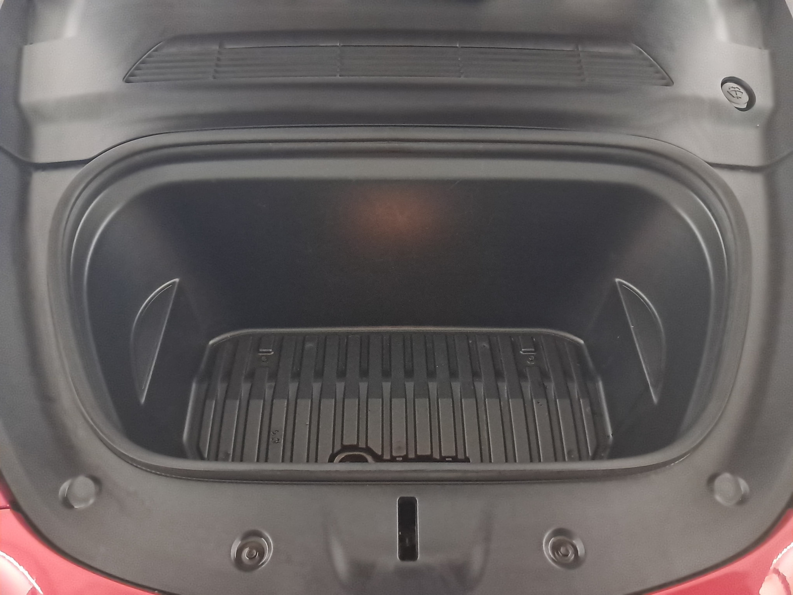 Tesla Model Y Long Range AWD – fotografie 25