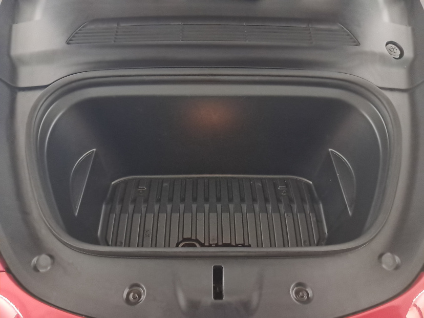 Tesla Model Y, 2022