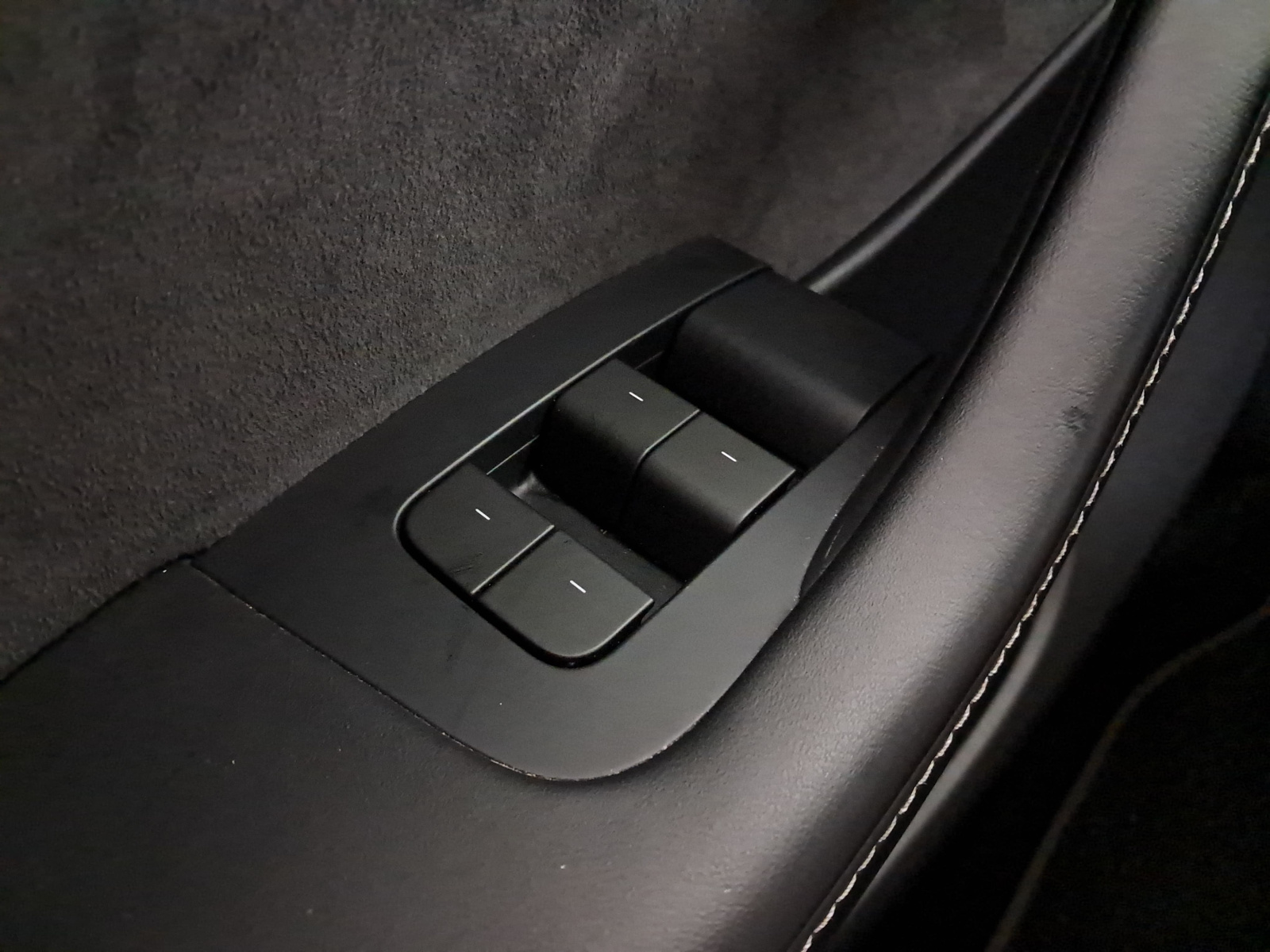 Tesla Model Y Long Range AWD – fotografie 27
