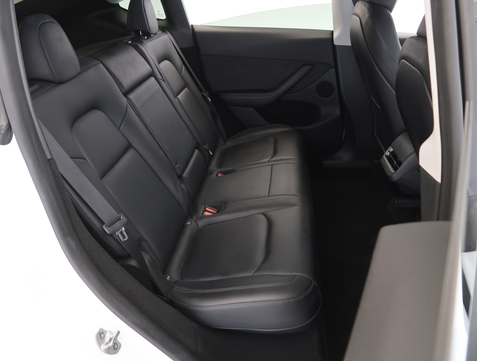 Tesla Model Y Long Range AWD – fotografie 13