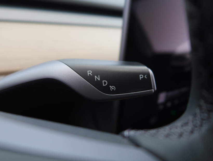 Tesla Model Y, 2023