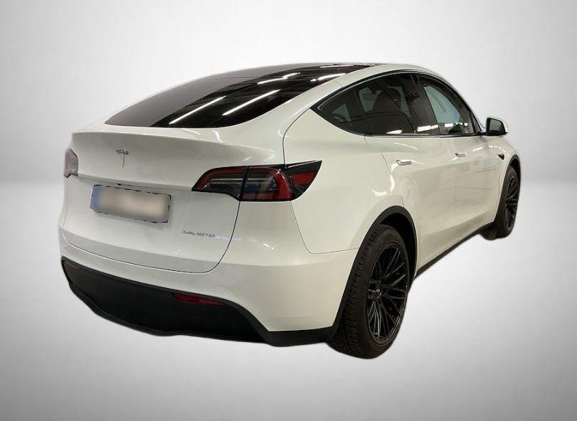 Tesla Model Y, 2023
