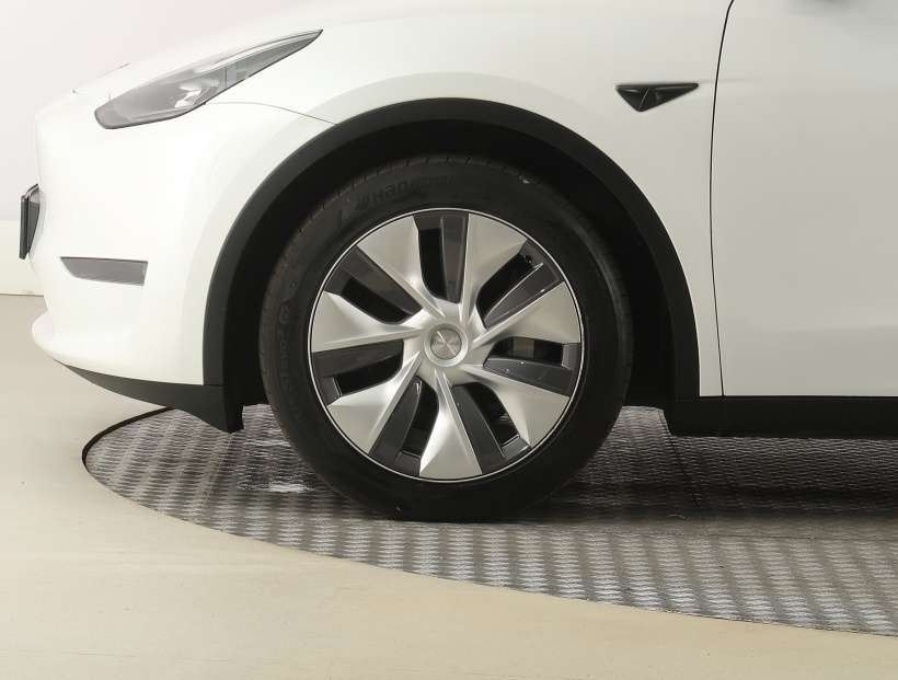 Tesla Model Y, 2023