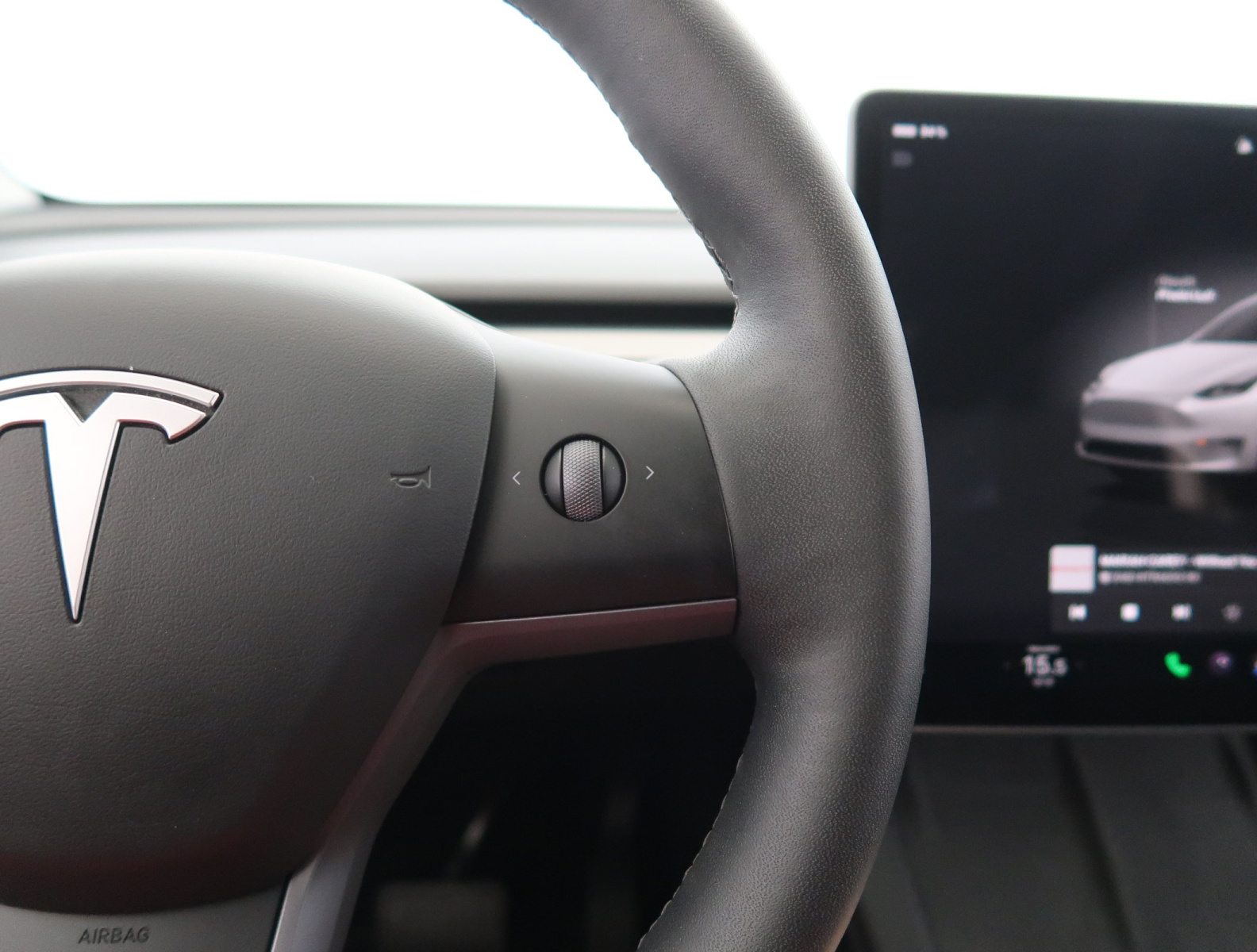 Tesla Model Y Long Range AWD – fotografie 22