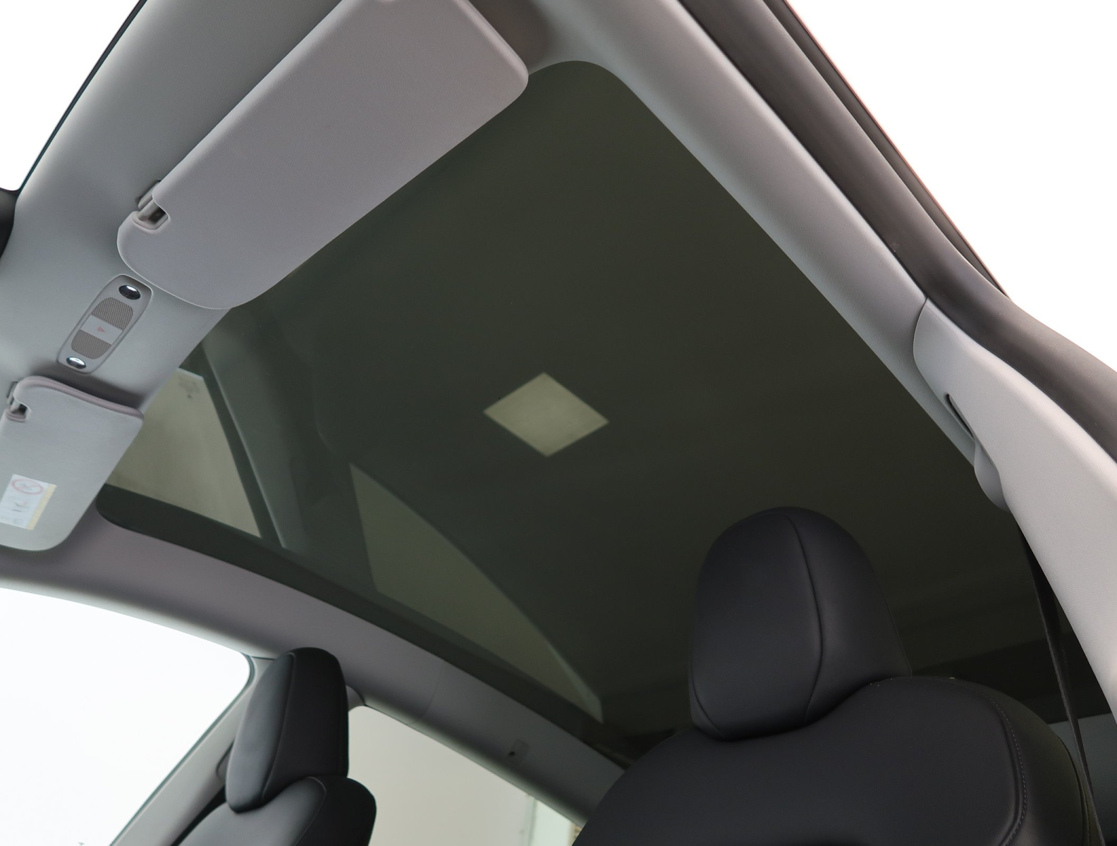 Tesla Model Y Long Range AWD – fotografie 26