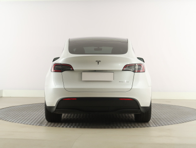 Tesla Model Y - 2023
