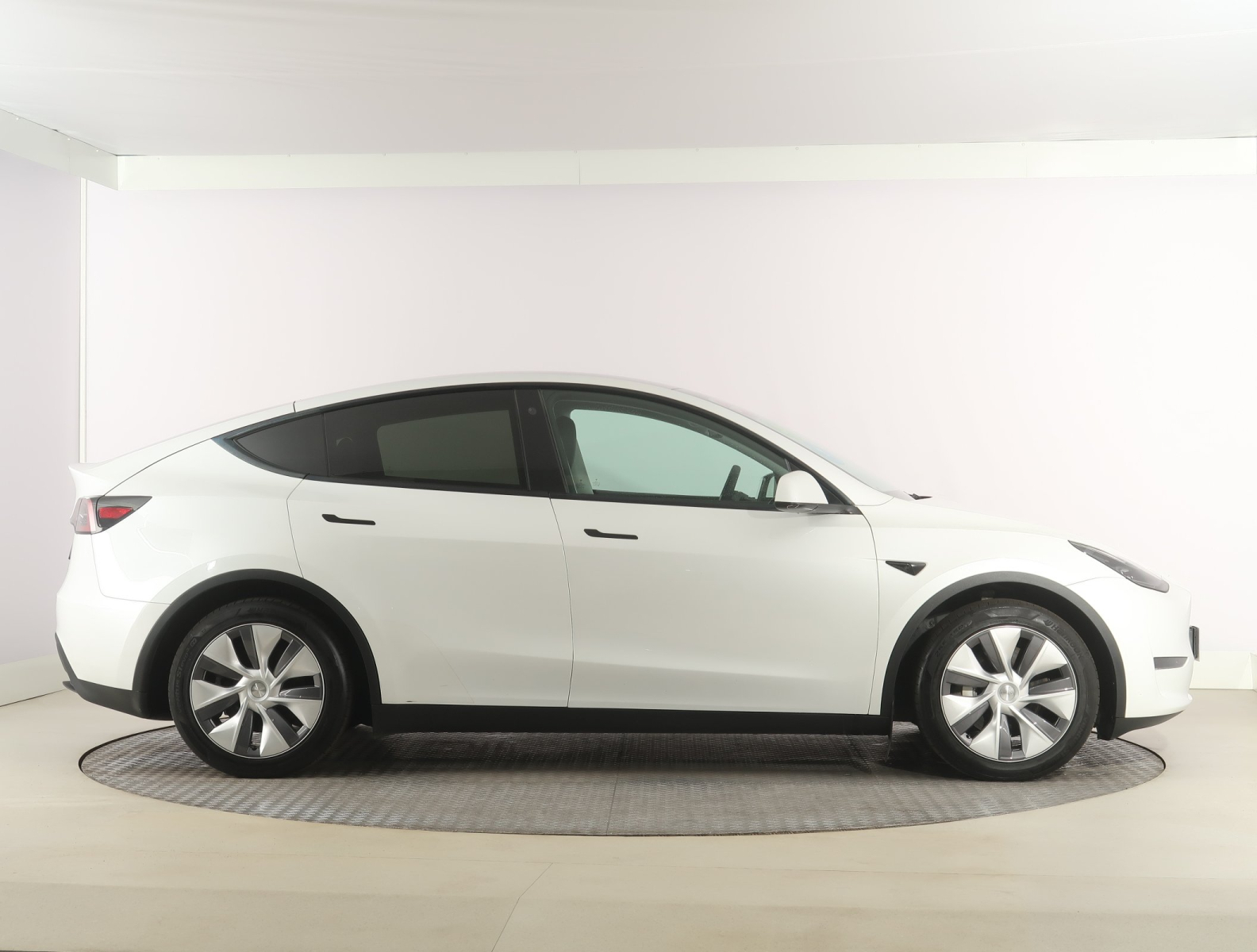 Tesla Model Y - 2023
