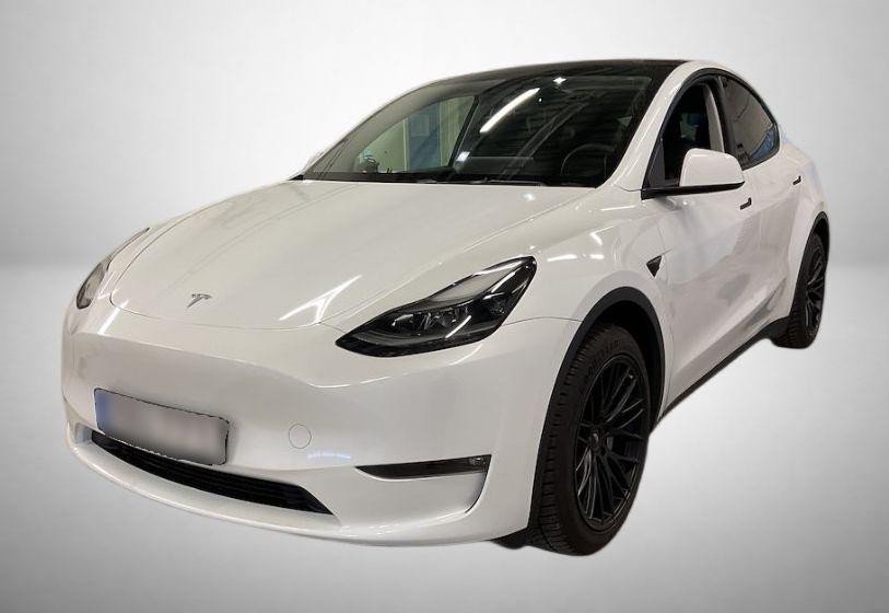 Tesla Model Y, 2023