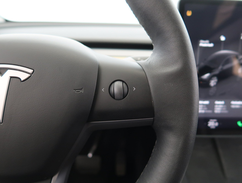 Tesla Model Y, 2023