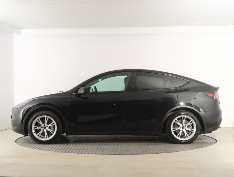 Tesla Model Y, 2023