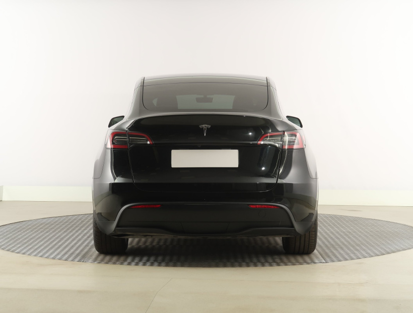 Tesla Model Y, 2023