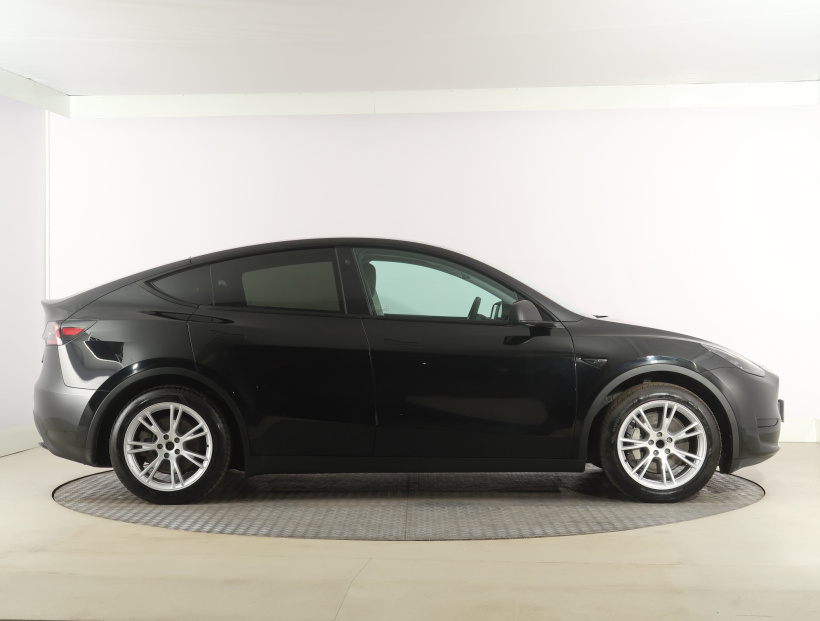Tesla Model Y, 2023