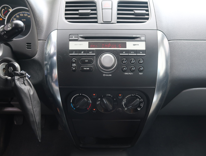 Suzuki SX4, 2011