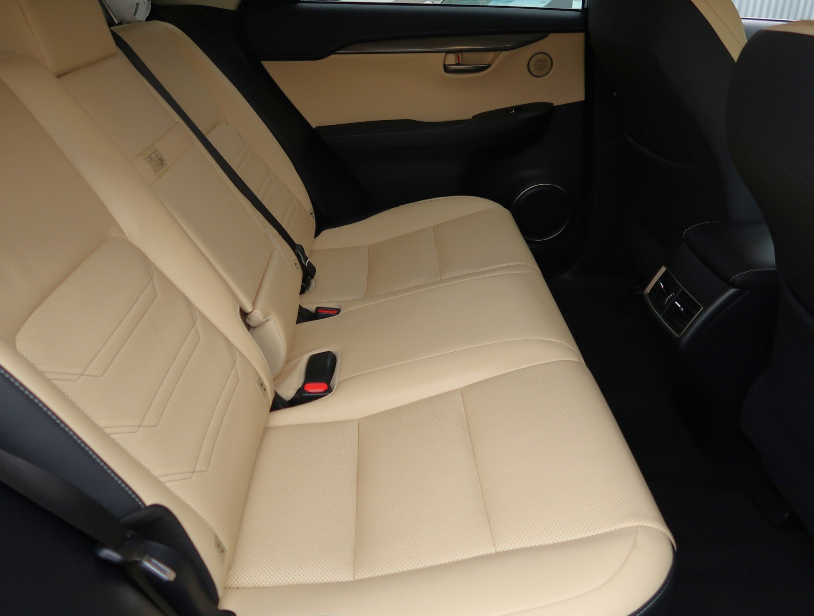 Lexus NX - 2022