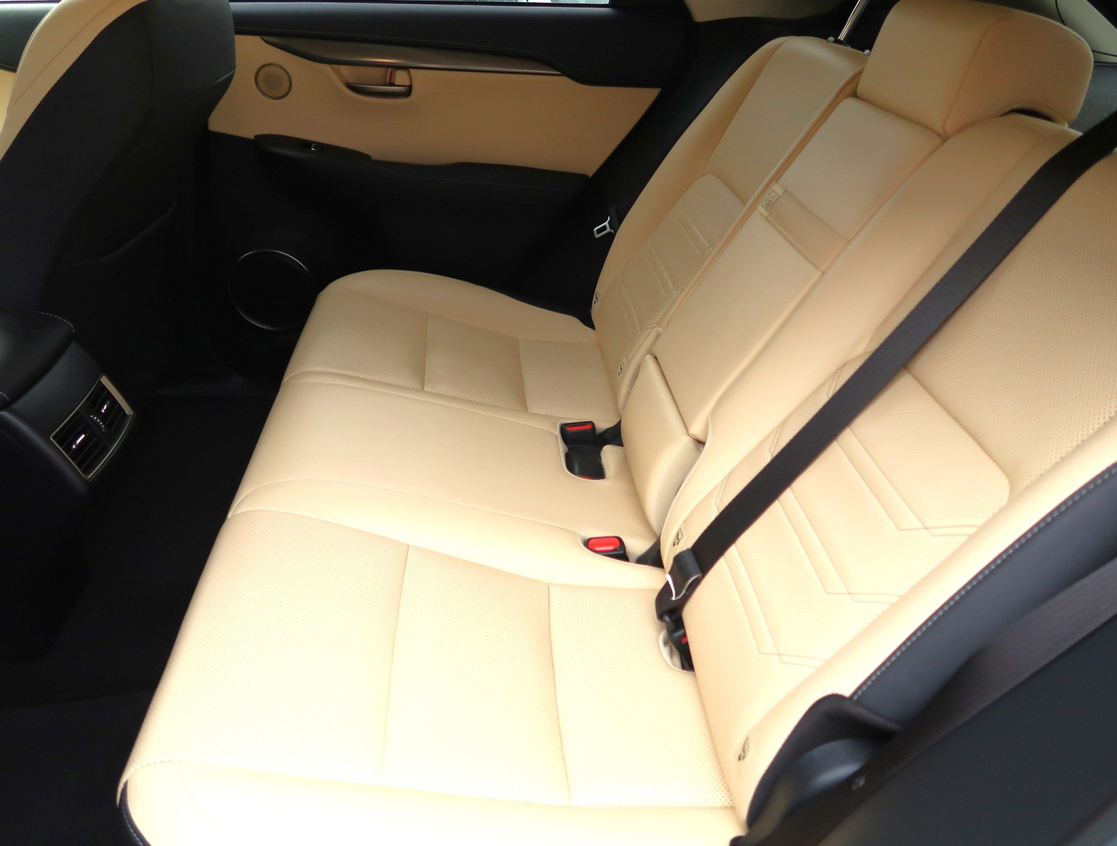 Lexus NX - 2022
