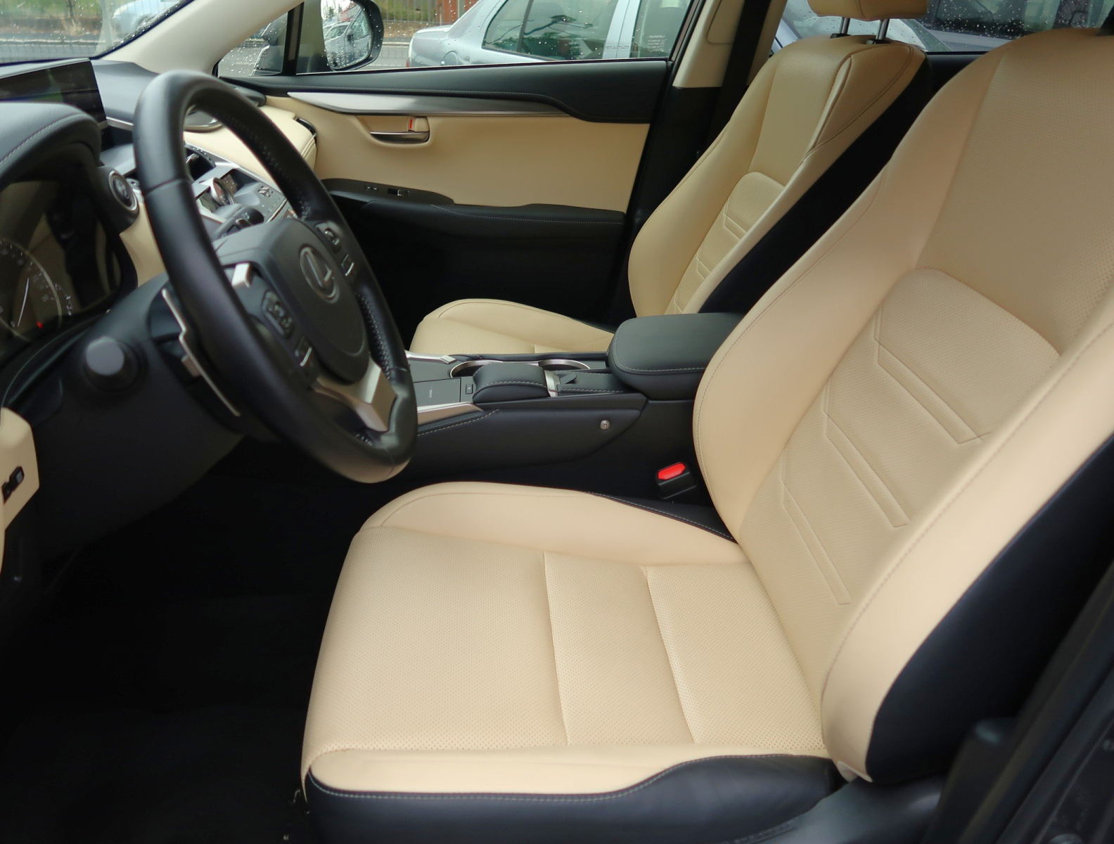 Lexus NX - 2022