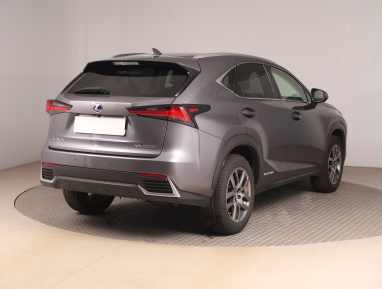 Lexus NX - 2022