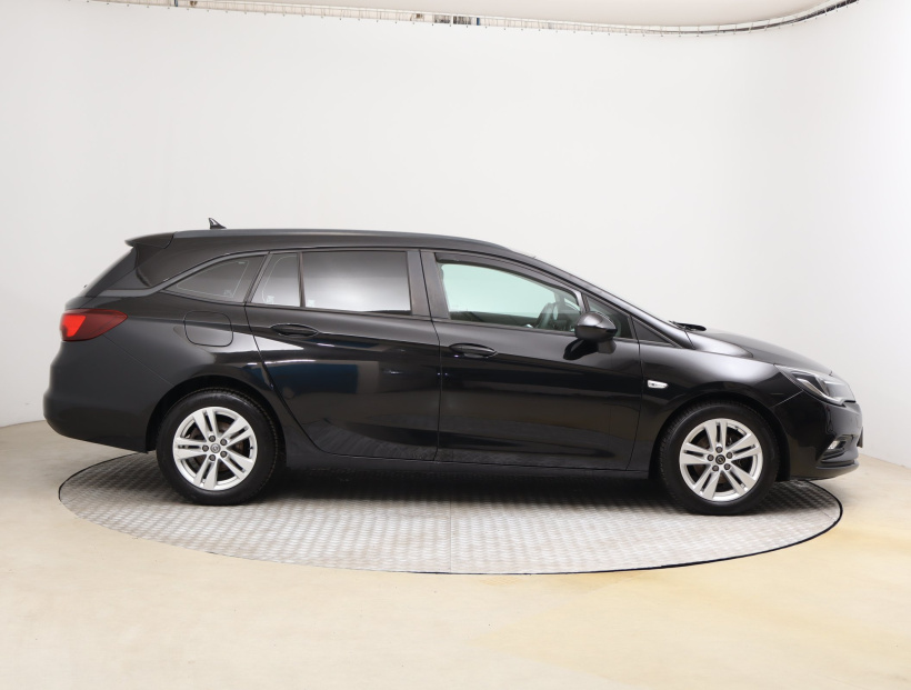 Opel Astra, 2019