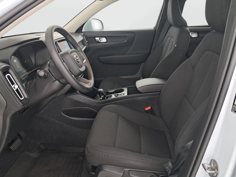 Volvo XC40, 2026