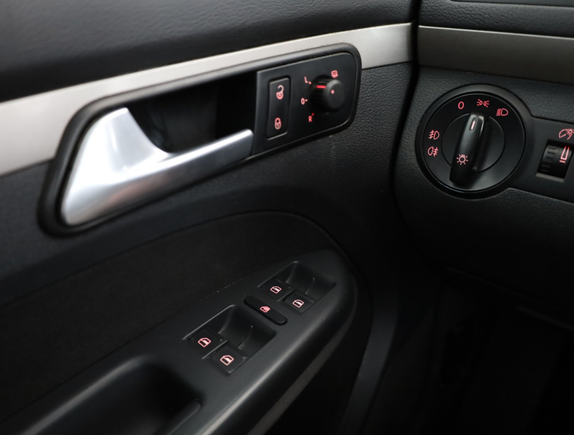 Volkswagen Touran, 2008