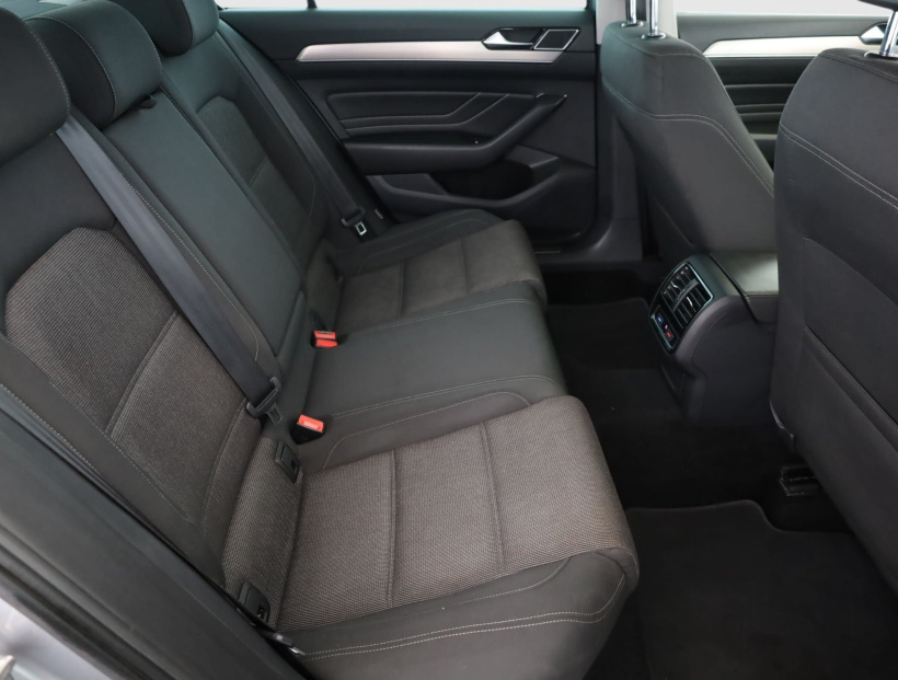 Volkswagen Passat, 2019